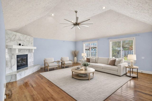 3245 W Brett Drive, Springfield, MO 65810