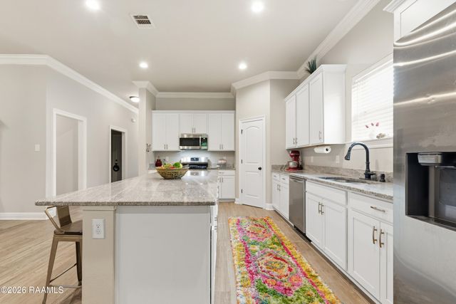 129 Wild Cherry Lane, Lafayette, LA 70508