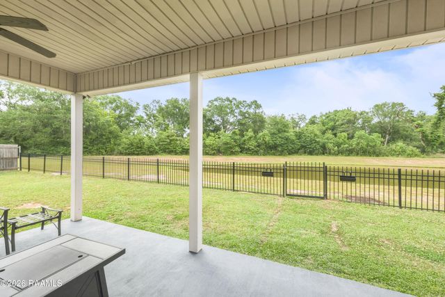 129 Wild Cherry Lane, Lafayette, LA 70508