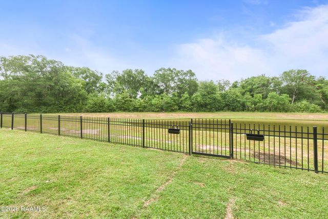 129 Wild Cherry Lane, Lafayette, LA 70508