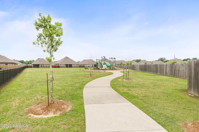 129 Wild Cherry Lane, Lafayette, LA 70508