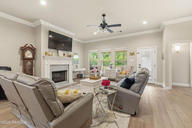 129 Wild Cherry Lane, Lafayette, LA 70508
