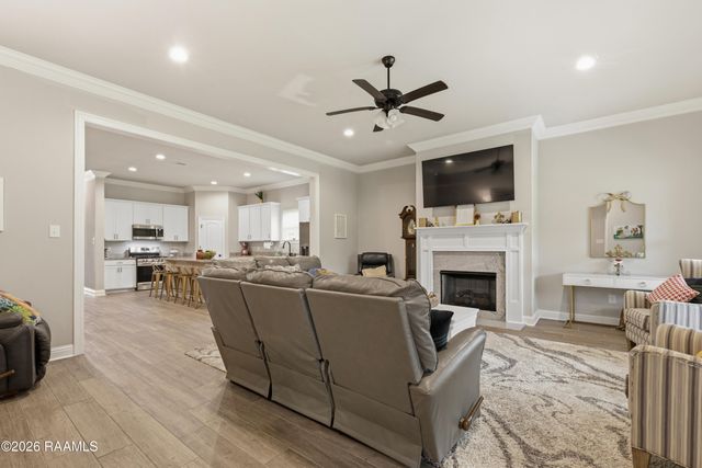 129 Wild Cherry Lane, Lafayette, LA 70508