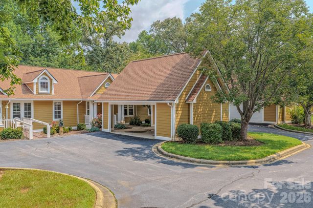 902 Woodlea Court, Asheville, NC 28806