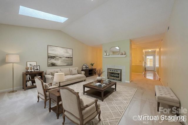 902 Woodlea Court, Asheville, NC 28806