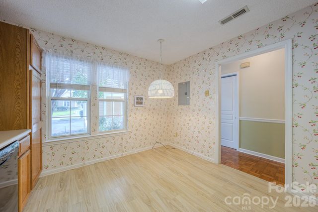 902 Woodlea Court, Asheville, NC 28806