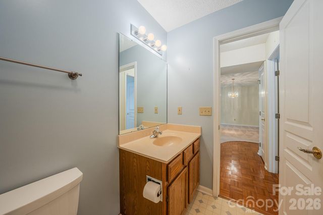 902 Woodlea Court, Asheville, NC 28806