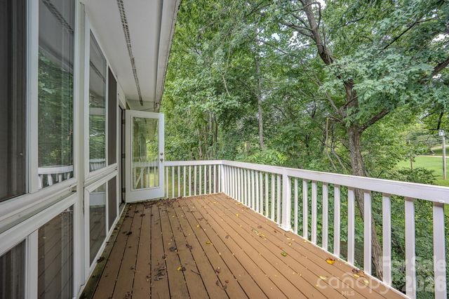 902 Woodlea Court, Asheville, NC 28806