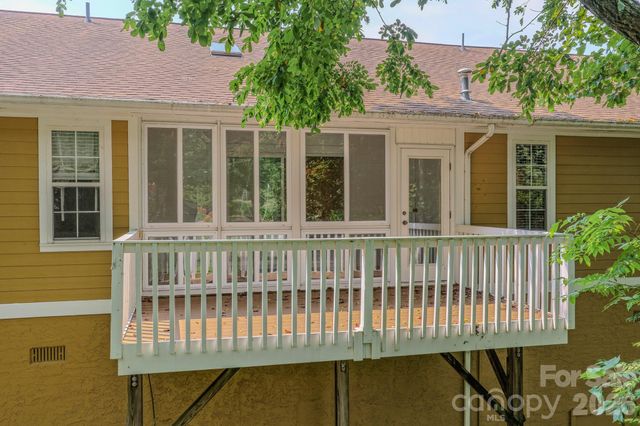 902 Woodlea Court, Asheville, NC 28806