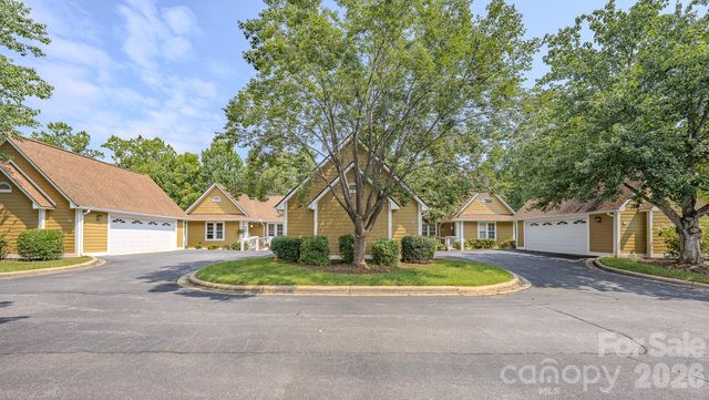 902 Woodlea Court, Asheville, NC 28806