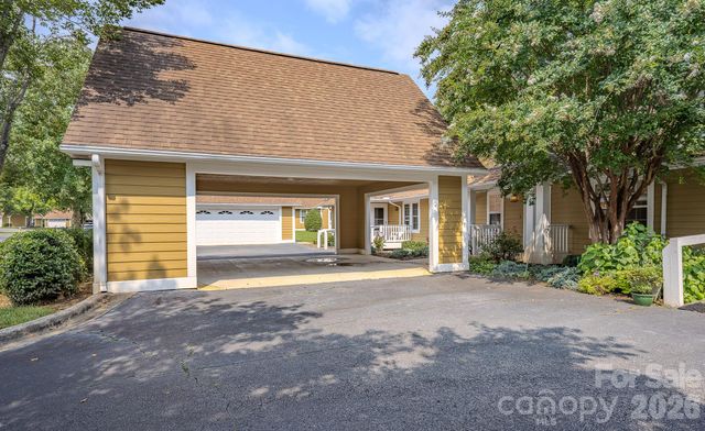 902 Woodlea Court, Asheville, NC 28806
