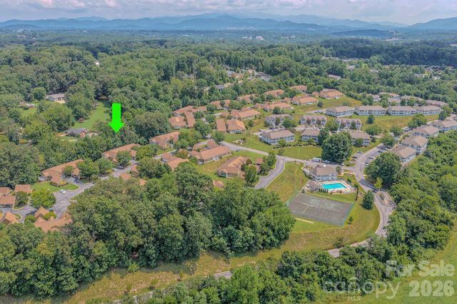 902 Woodlea Court, Asheville, NC 28806