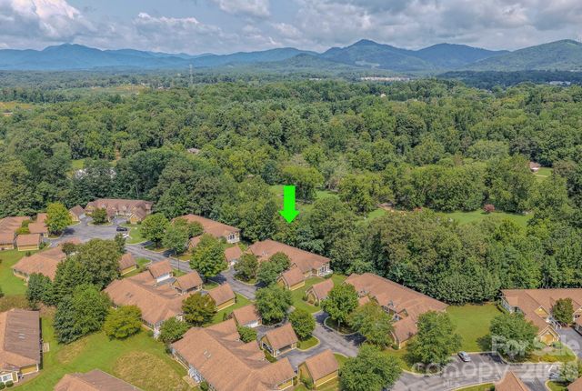 902 Woodlea Court, Asheville, NC 28806