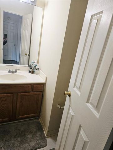 2260 Eagle Nest Bluff, Lawrenceville, GA 30044