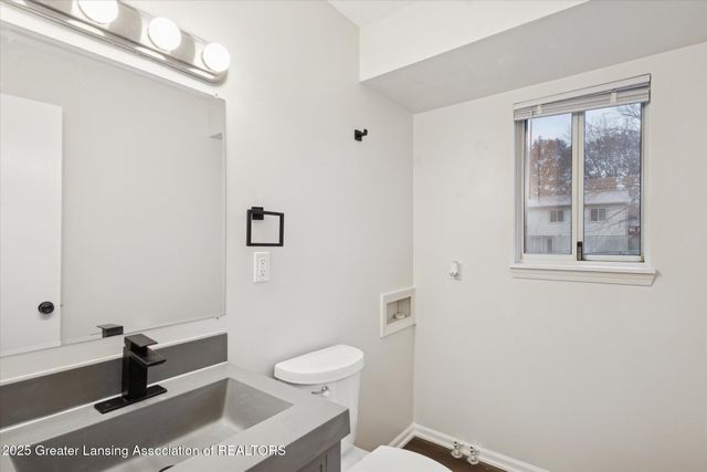 218 Raritan Road, Lansing, MI 48911