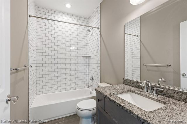 2100 Shane Court, Oxford, MI 48370