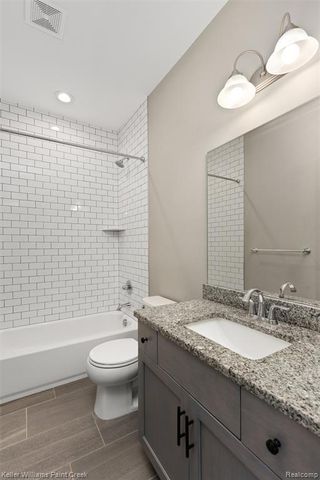 2100 Shane Court, Oxford, MI 48370