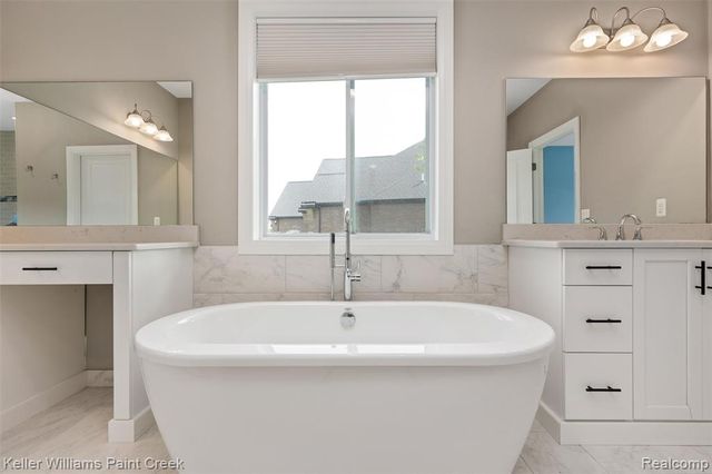 2100 Shane Court, Oxford, MI 48370