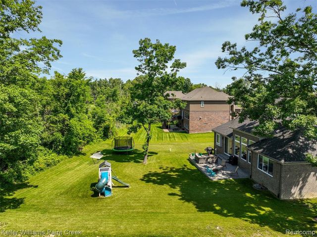 2100 Shane Court, Oxford, MI 48370