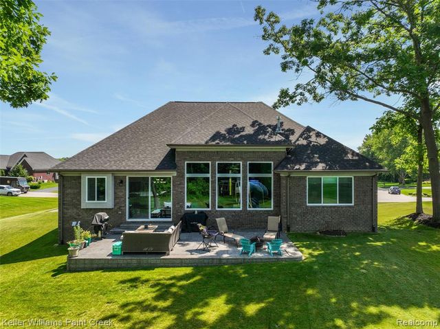 2100 Shane Court, Oxford, MI 48370