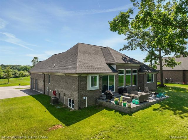 2100 Shane Court, Oxford, MI 48370