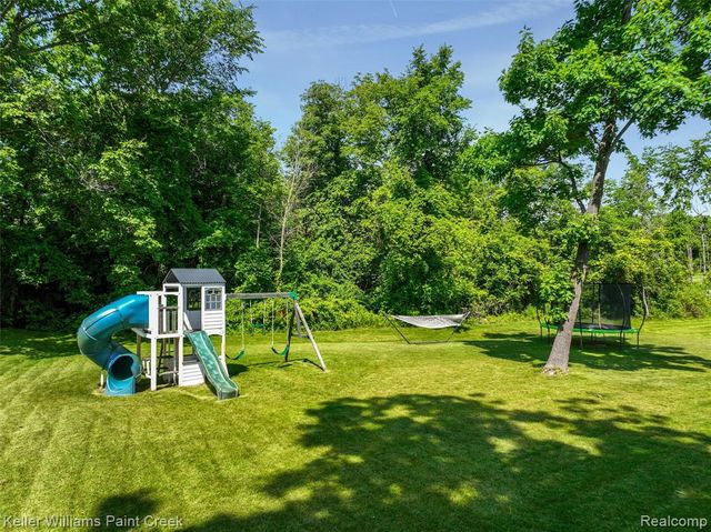 2100 Shane Court, Oxford, MI 48370