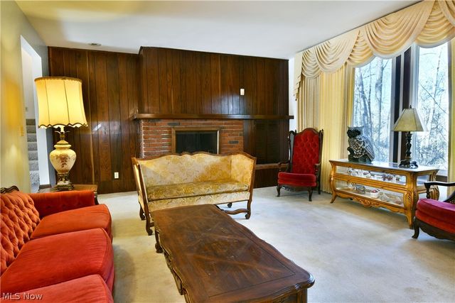 9 Hillside Drive, Girard, OH 44420