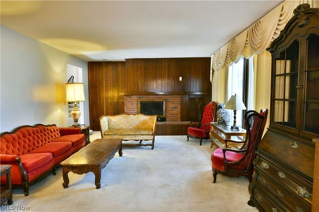 9 Hillside Drive, Girard, OH 44420