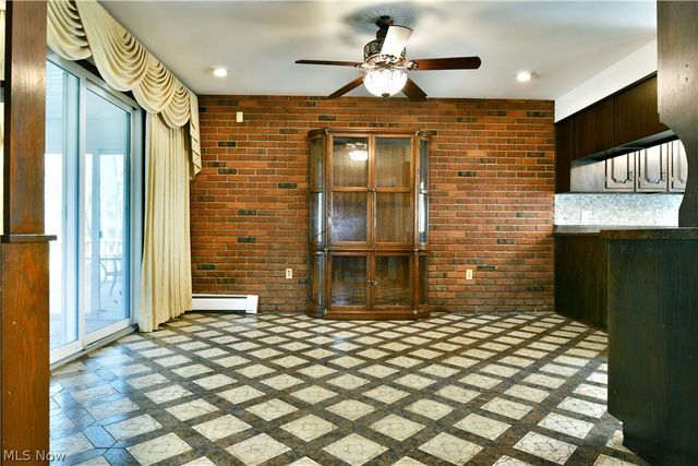 9 Hillside Drive, Girard, OH 44420