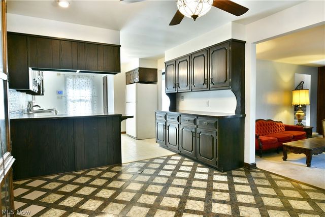 9 Hillside Drive, Girard, OH 44420