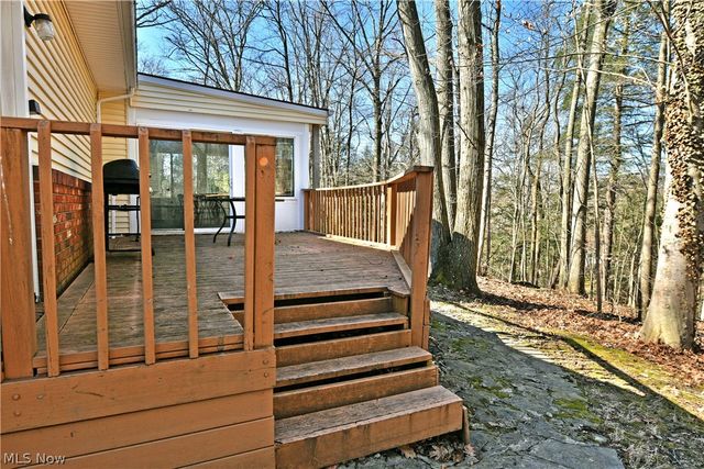 9 Hillside Drive, Girard, OH 44420