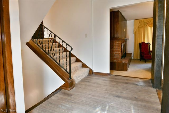 9 Hillside Drive, Girard, OH 44420