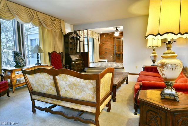 9 Hillside Drive, Girard, OH 44420