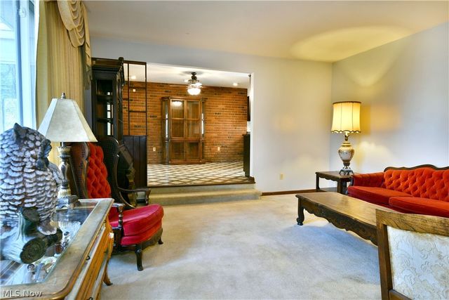 9 Hillside Drive, Girard, OH 44420