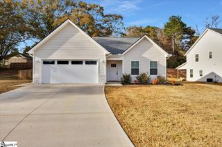 744 S Bomar Avenue, Landrum, SC 29356