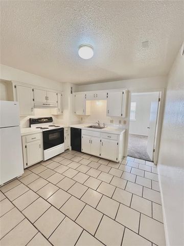 1901 E LINDSEY Street 25A, Norman, OK 73071