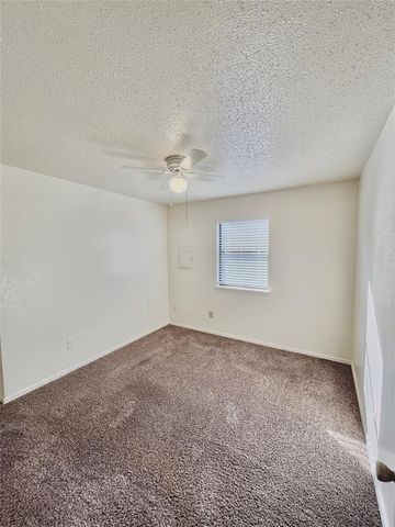 1901 E LINDSEY Street 25A, Norman, OK 73071