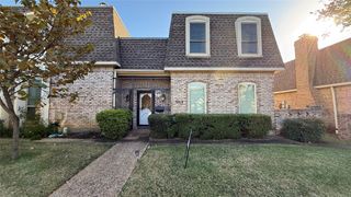 3018 Stonehenge Lane, Carrollton, TX 75006