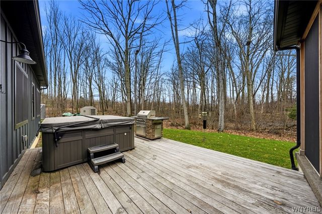 1049 Willardshire Road, Aurora, NY 14127