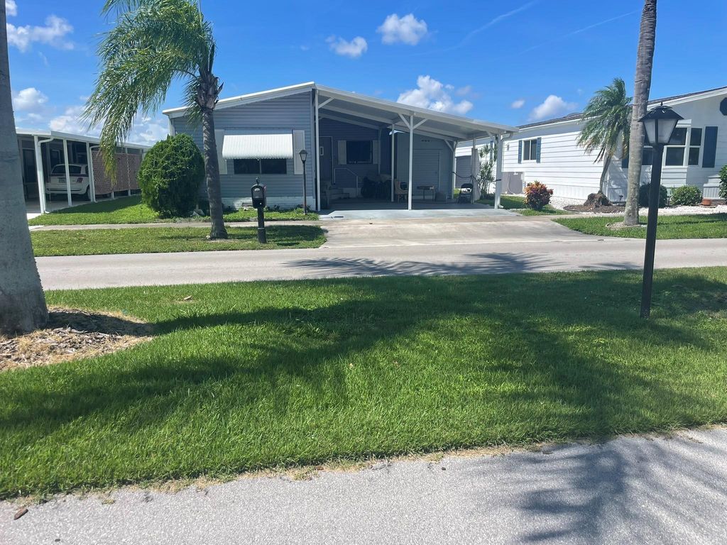 3723 NW 67th St, Coconut Creek, FL 33073