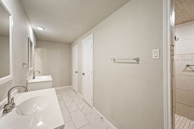 515 Brynmawr Court, Arlington, TX 76014