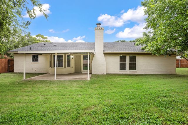 515 Brynmawr Court, Arlington, TX 76014