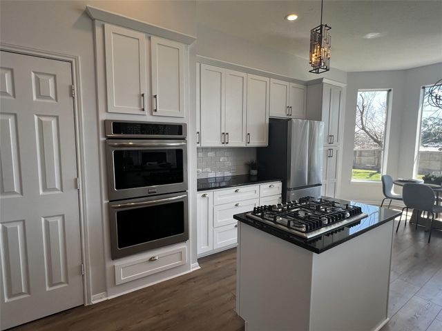 2855 Everett Drive, Friendswood, TX 77546