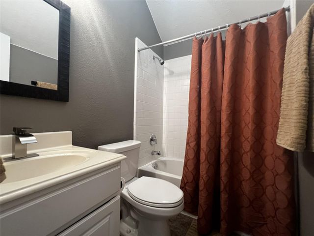 2855 Everett Drive, Friendswood, TX 77546