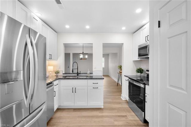3464 Woodburne DR, Virginia Beach, VA 23452