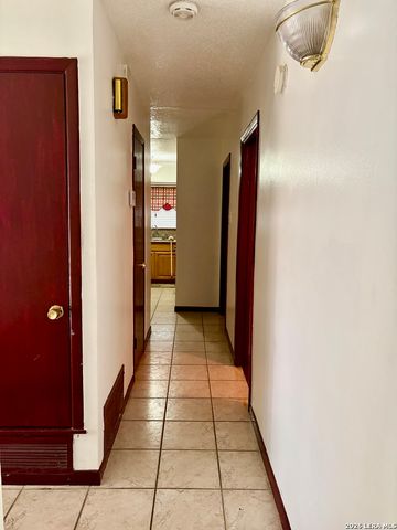 4523 Waikiki Dr, San Antonio, TX 78218