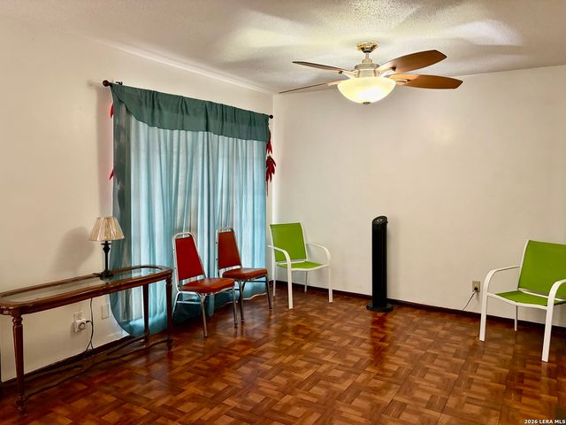 4523 Waikiki Dr, San Antonio, TX 78218