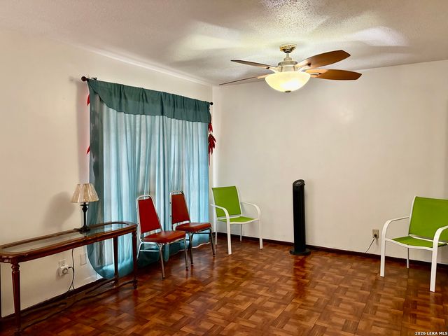 4523 Waikiki Dr, San Antonio, TX 78218