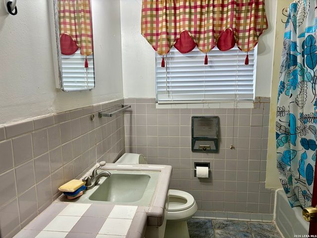 4523 Waikiki Dr, San Antonio, TX 78218