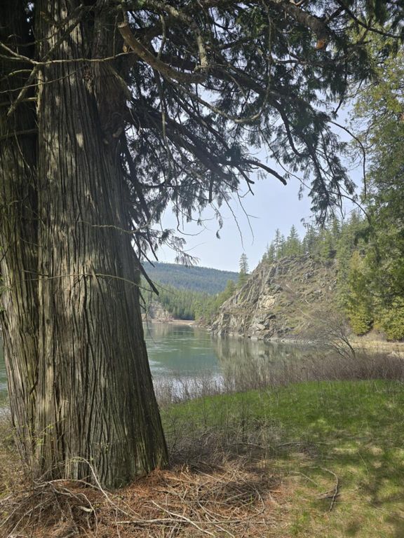 Image 20 of property listing at 10809 Us Highway 2 N, Troy, MT 59935